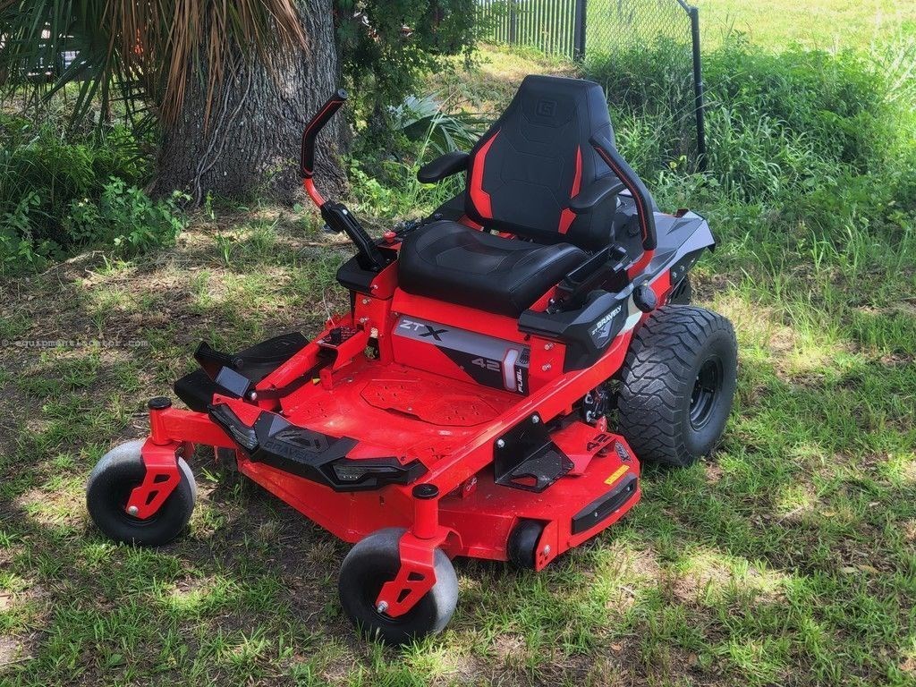 2023 Gravely ZT X 42 Kawasaki® FR651V Cortacésped Giro Cero A La
