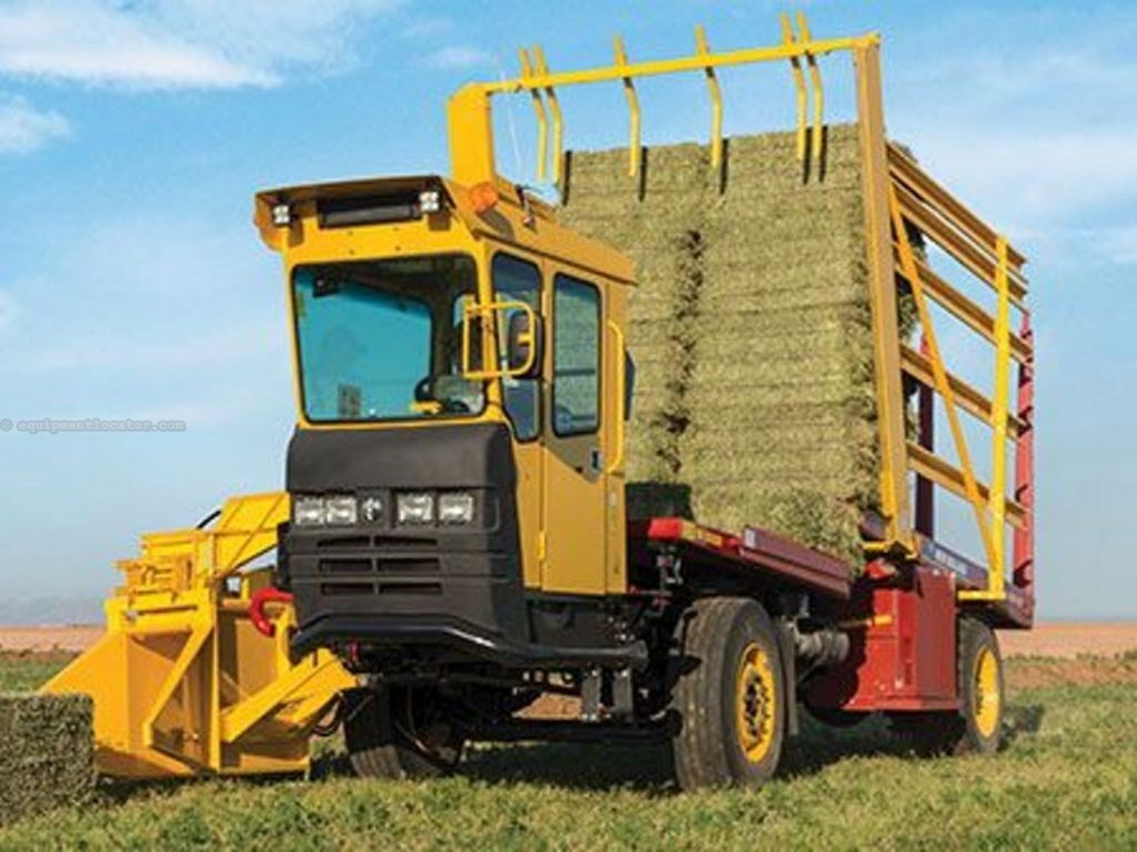 2023 New Holland Stackcruiser® Self-Propelled Bale Wagons 103 Image 1