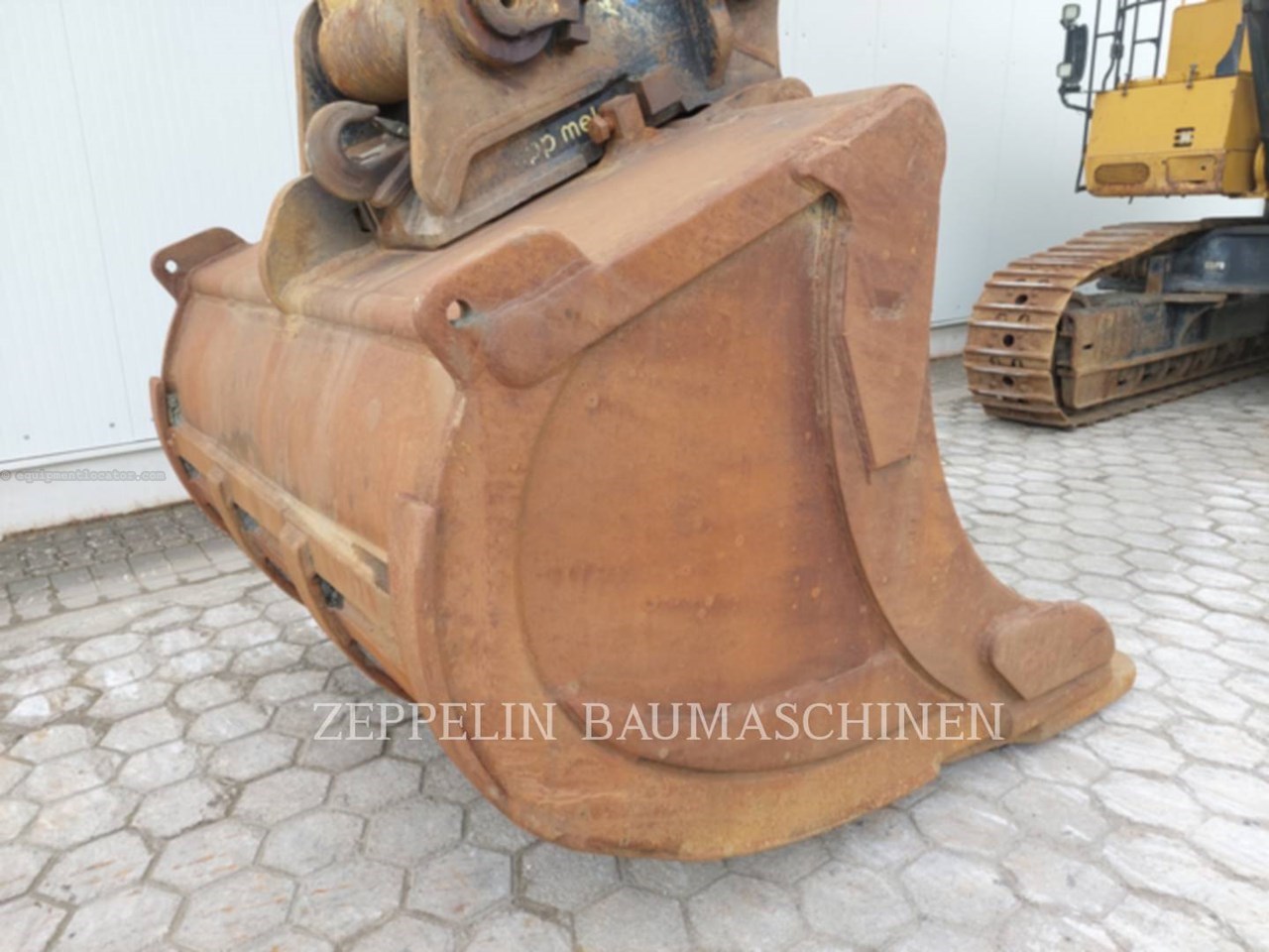 2019 Caterpillar 390FL Image 10