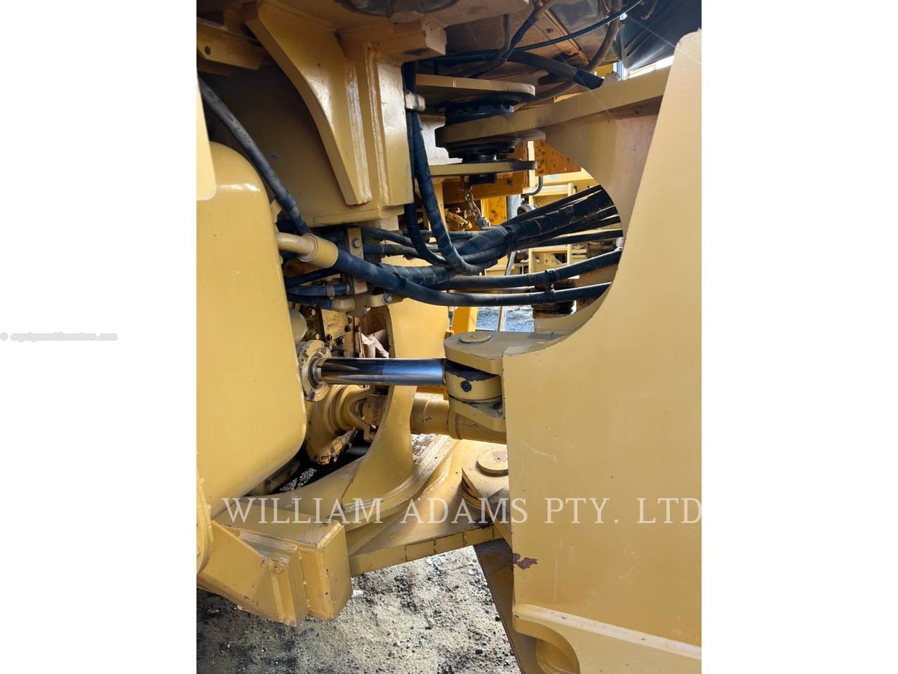 2005 Caterpillar 825H Image 10