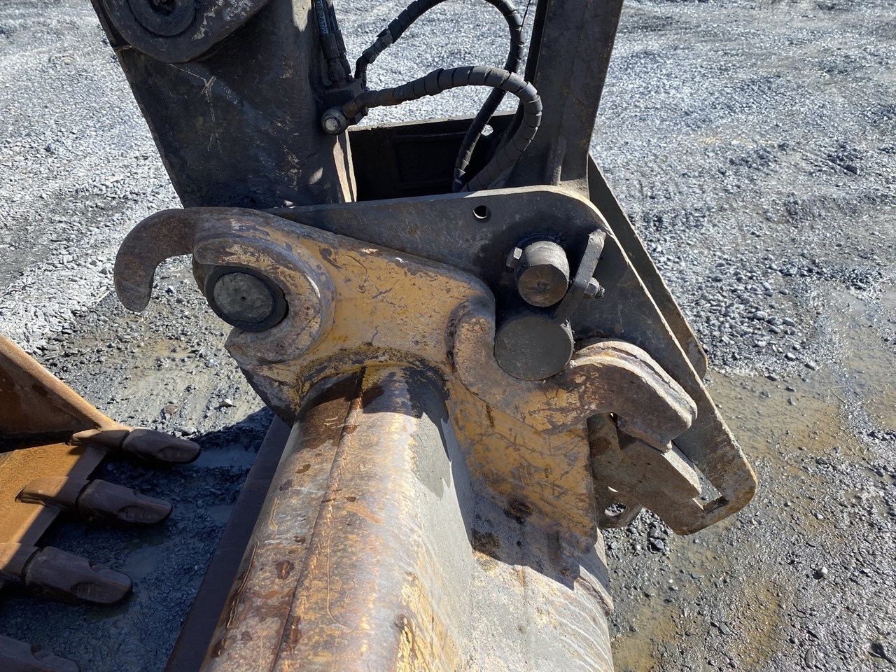 2010 John Deere 135D Image 12