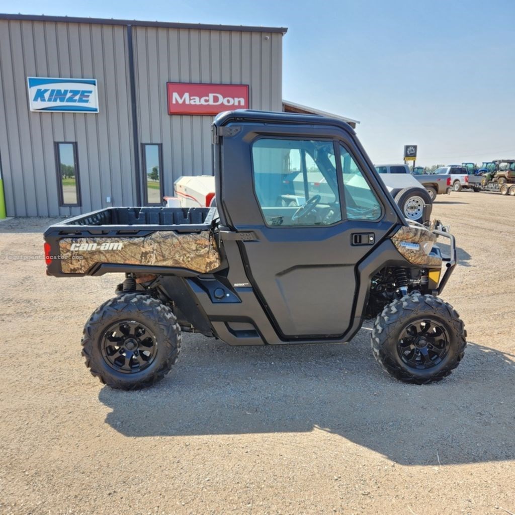 2021 Can-Am Defender Limited HD10 Mossy Oak Break-Up Country C Image 1