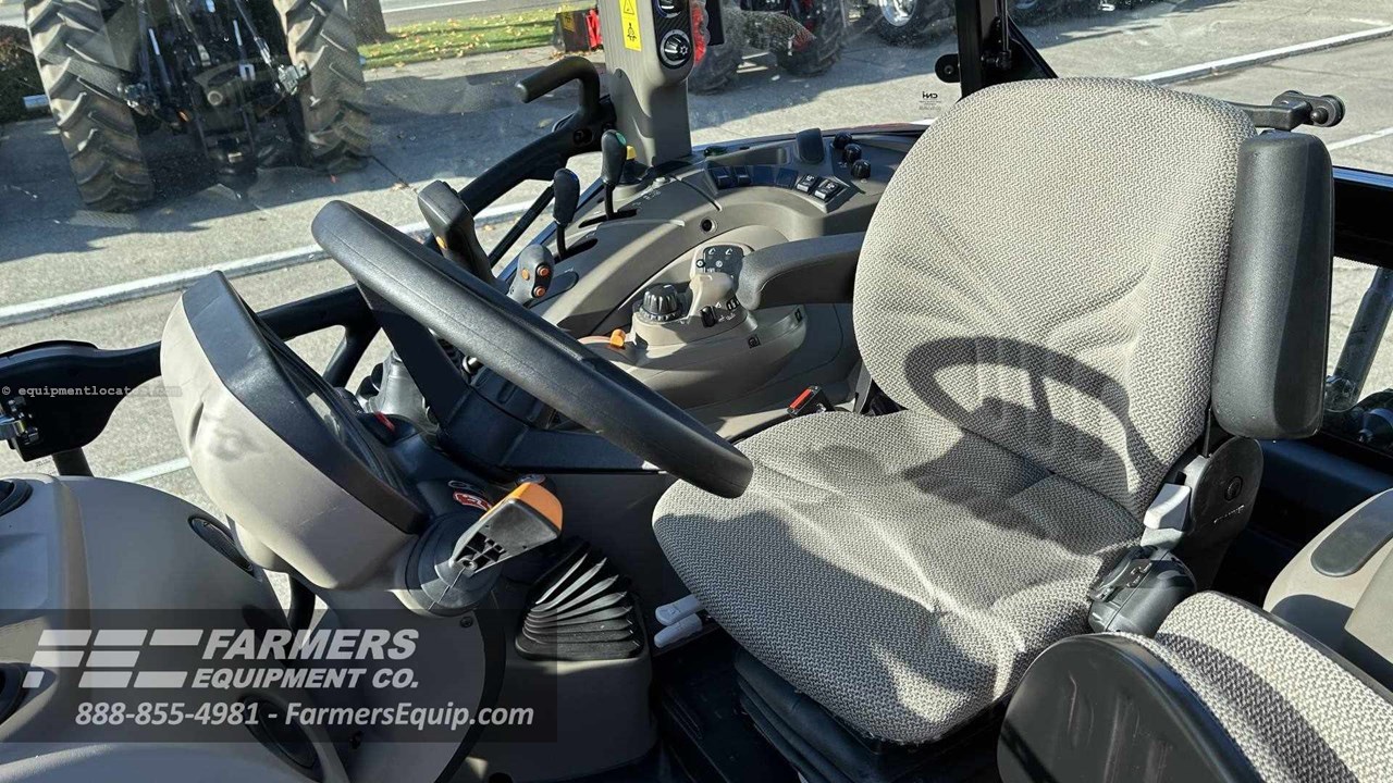 2023 Case IH FARMALL 100C Image 10