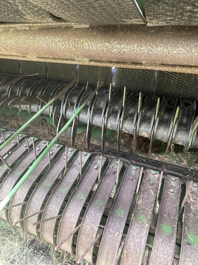 2011 John Deere 568 Image 10