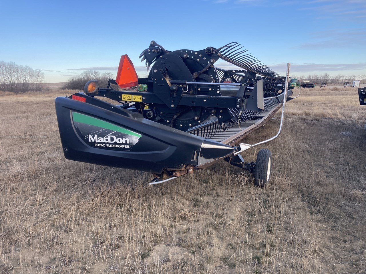 2017 MacDon FD75 Image 3