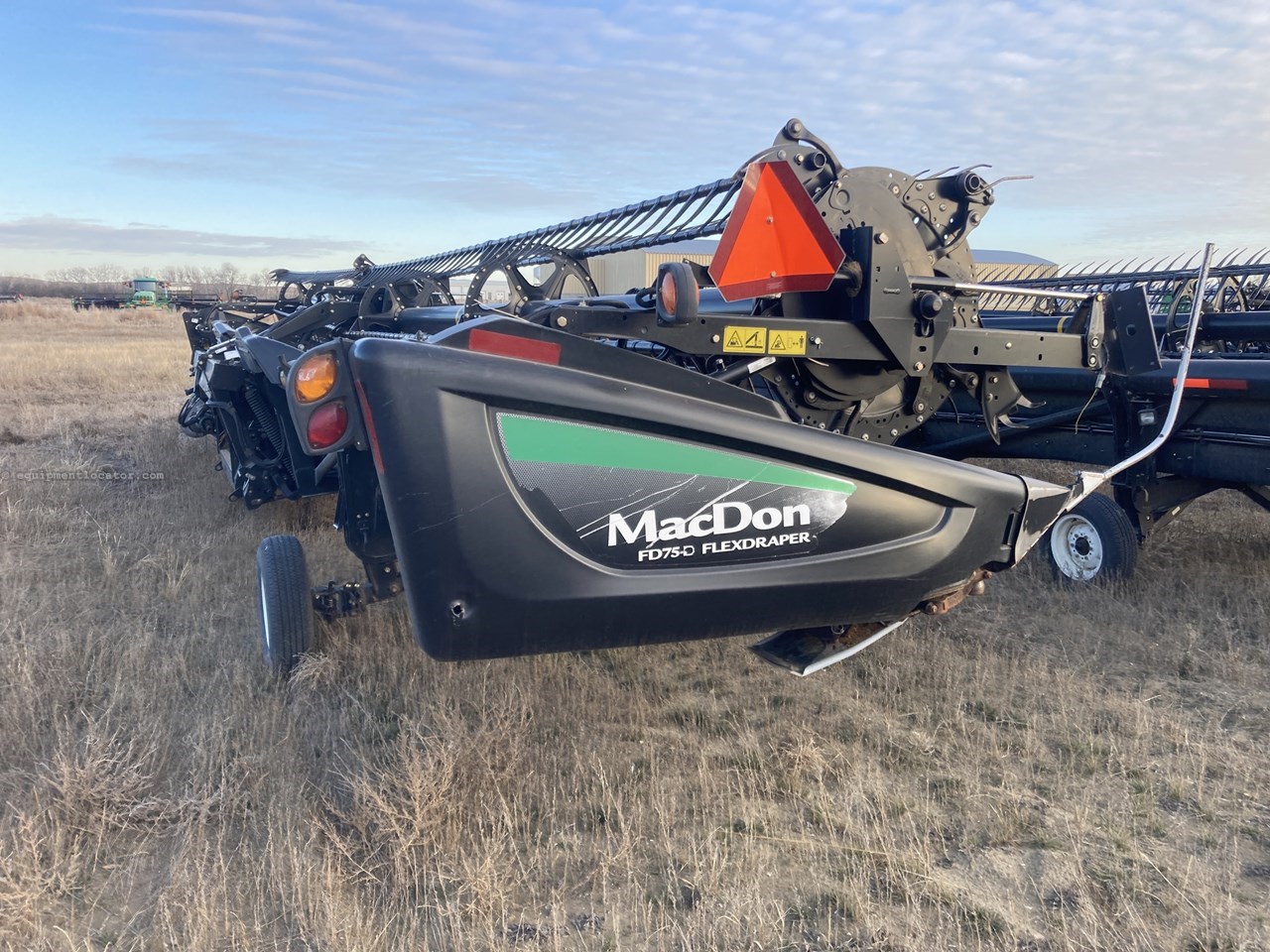 2017 MacDon FD75 Image 4