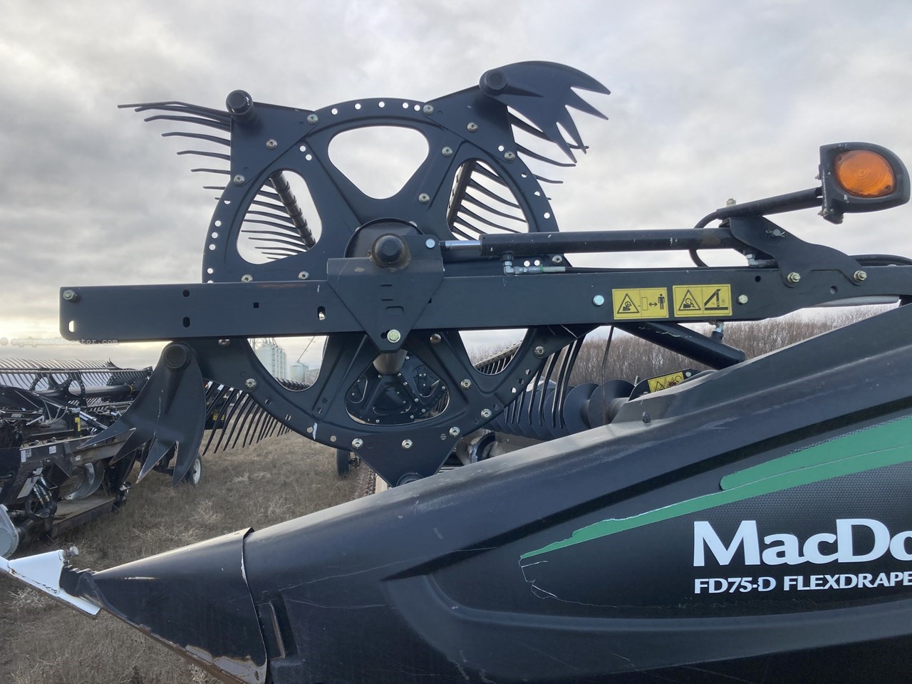 2017 MacDon FD75 Image 28