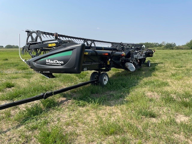 2017 MacDon FD75 Image 39