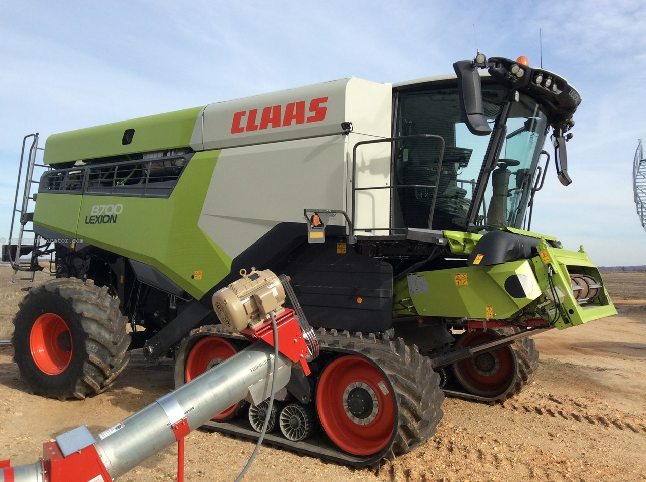 2023 CLAAS 8700 Image 1