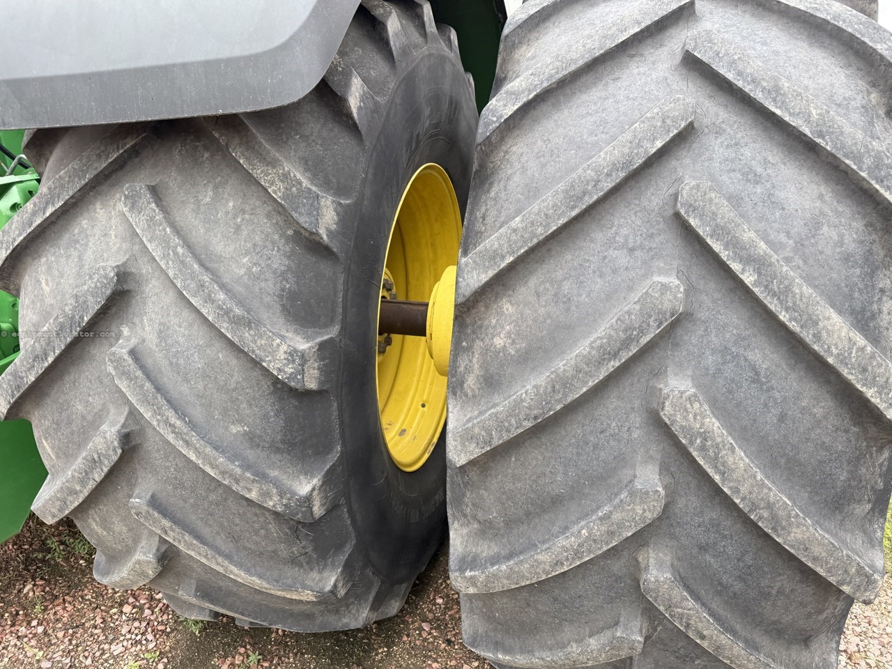 2015 John Deere 9570R Image 17