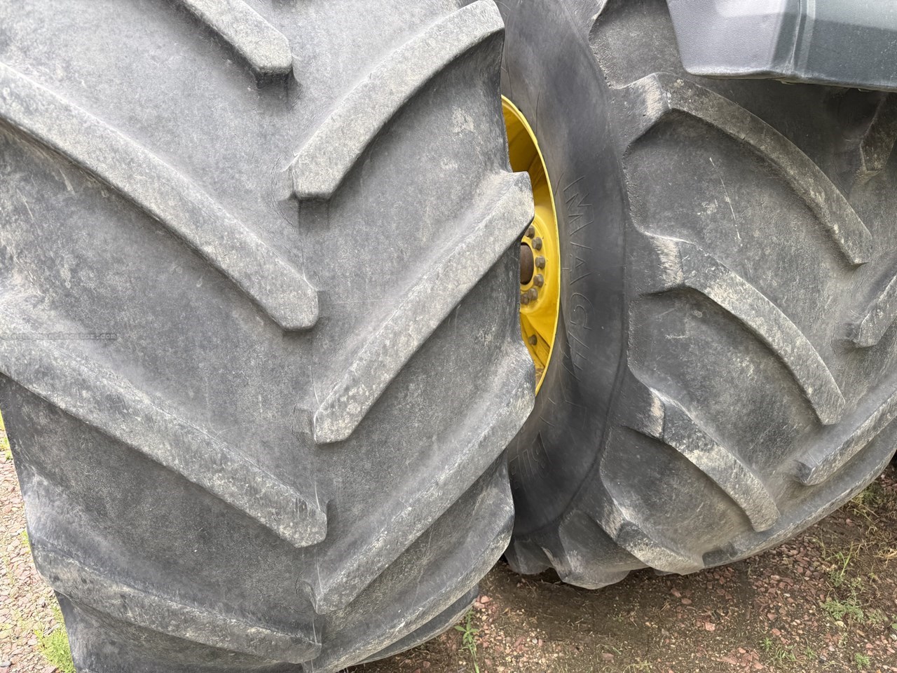 2015 John Deere 9570R Image 18