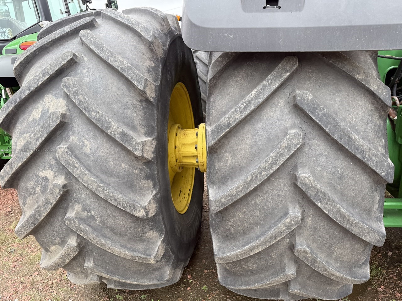 2015 John Deere 9570R Image 24