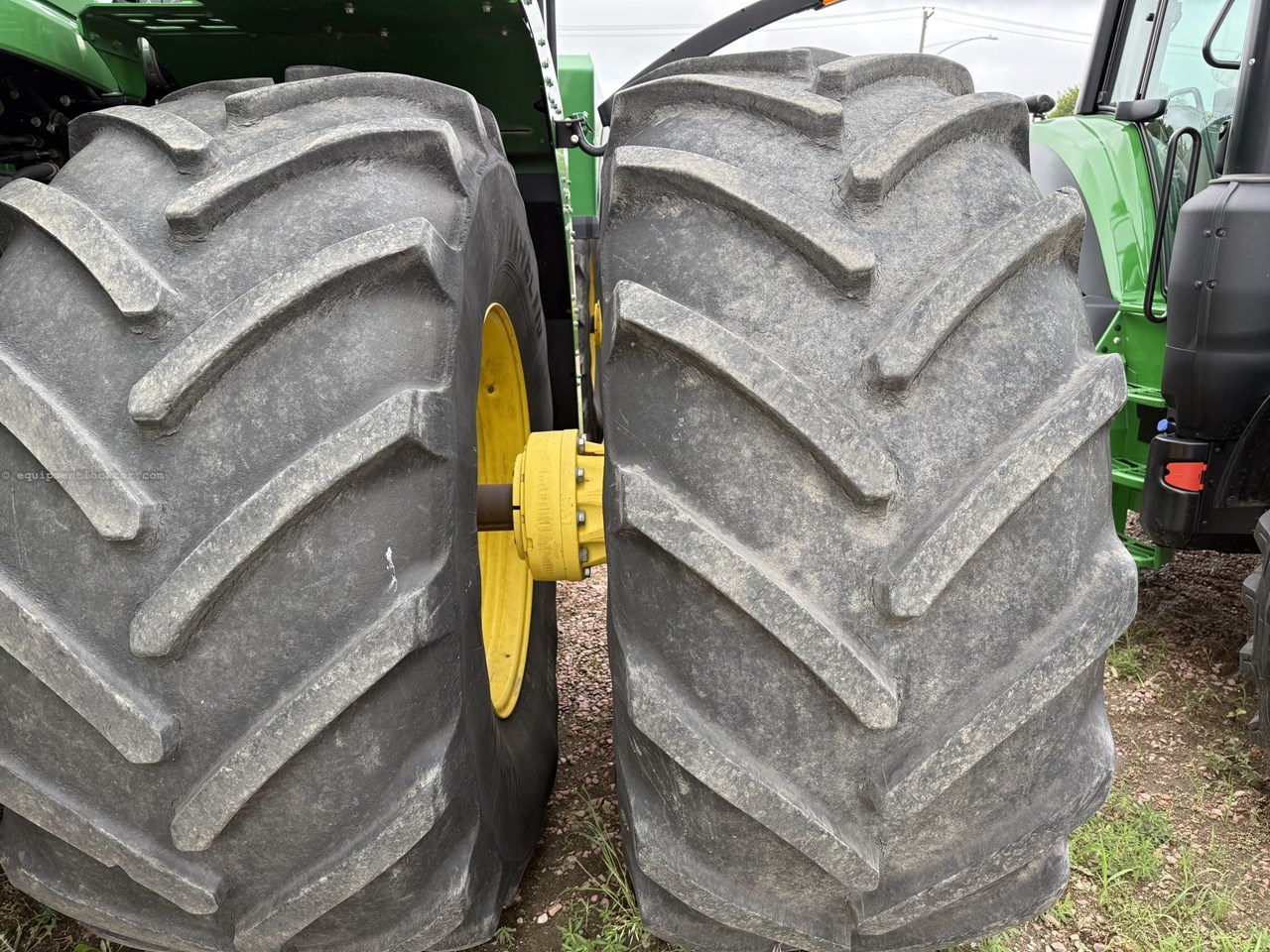 2015 John Deere 9570R Image 25