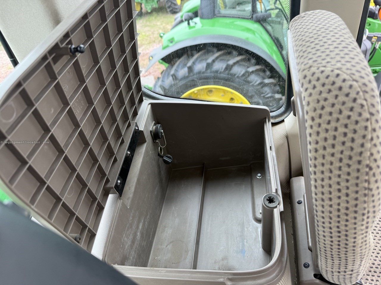 2015 John Deere 9570R Image 41