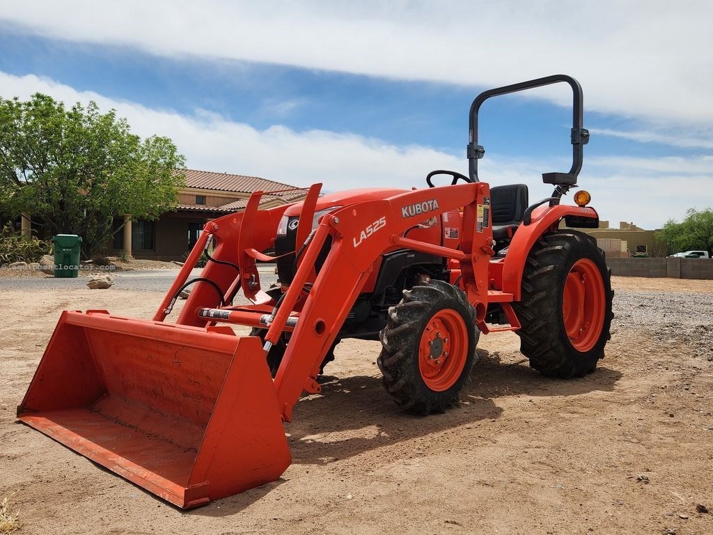 2015 Kubota L2501 4WD HST Image 4