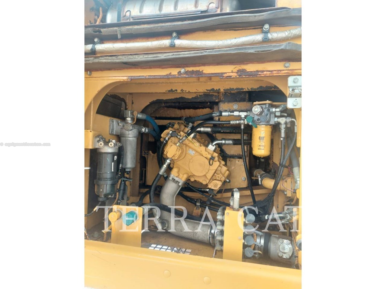 2016 Caterpillar 330FL Image 10