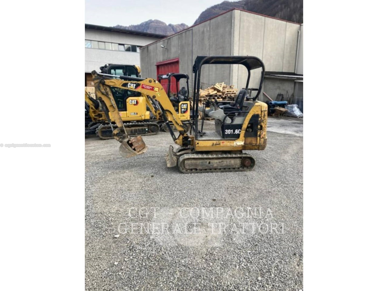 2010 Caterpillar 301.6C Image 3