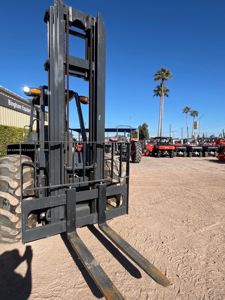 2023 Case 586H Image 4