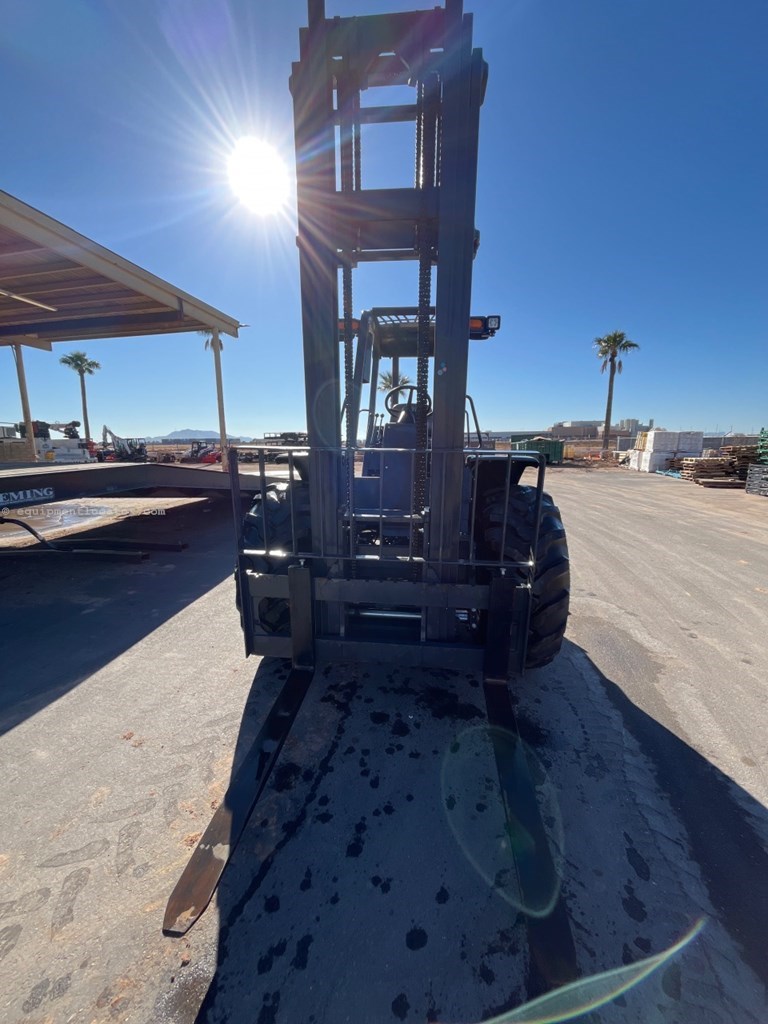 2023 Case 586H Image 4