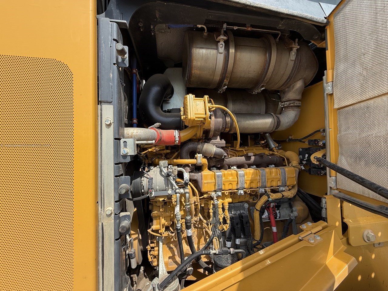 2019 John Deere 624L Image 12