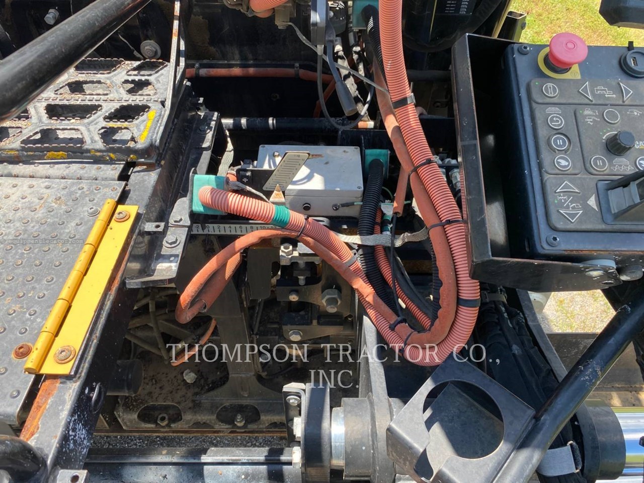 2021 Caterpillar AP555 Image 18