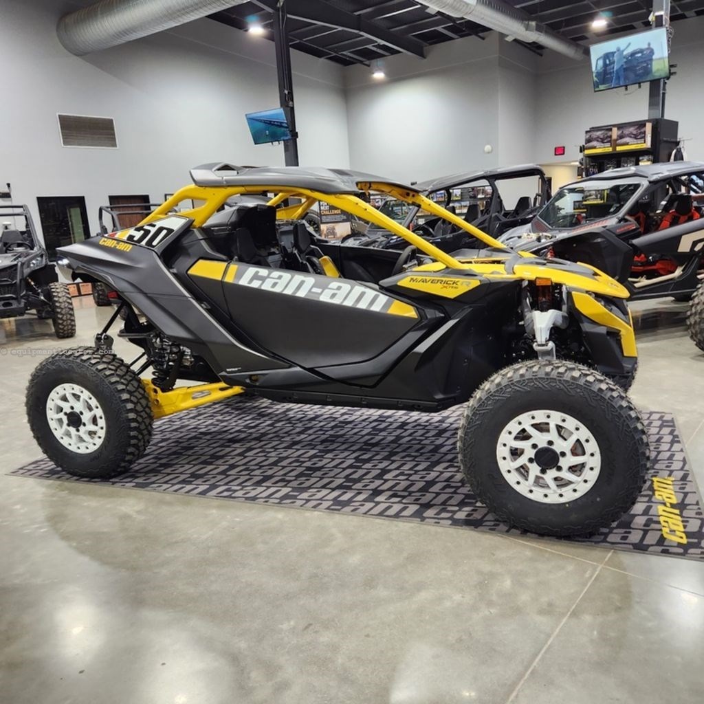 2024 Can-Am Maverick R X RS Carbon Black & Neo Yellow Image 1