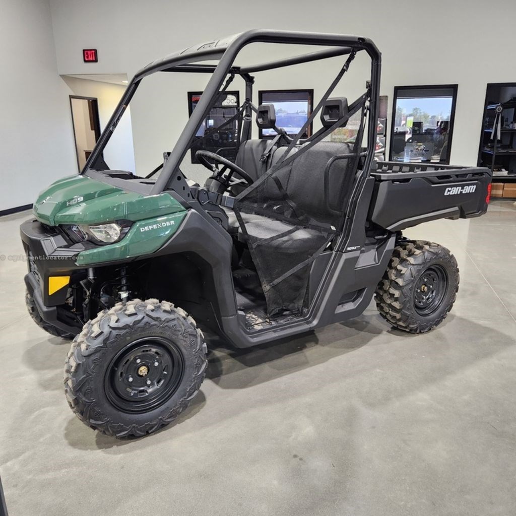 2024 Can-Am Defender HD9 Image 1