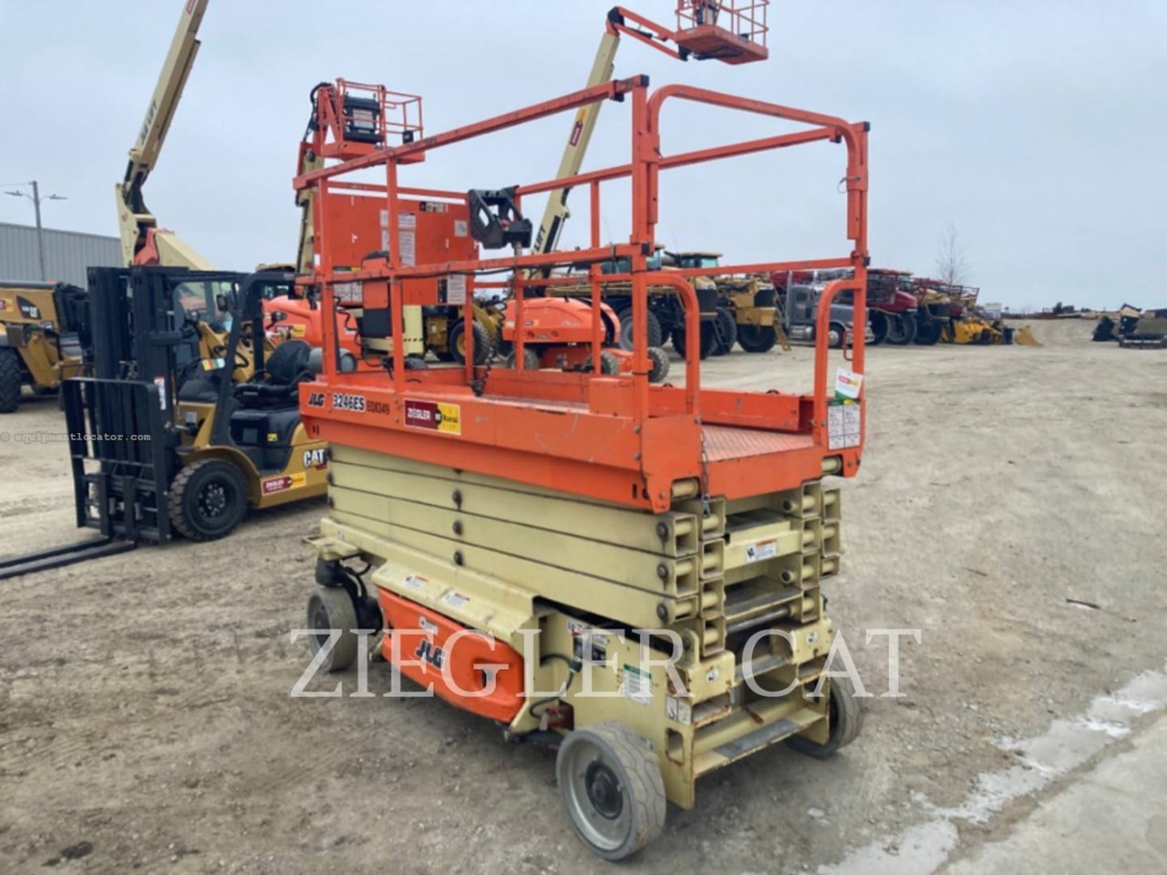 2016 JLG 3246ES Image 4