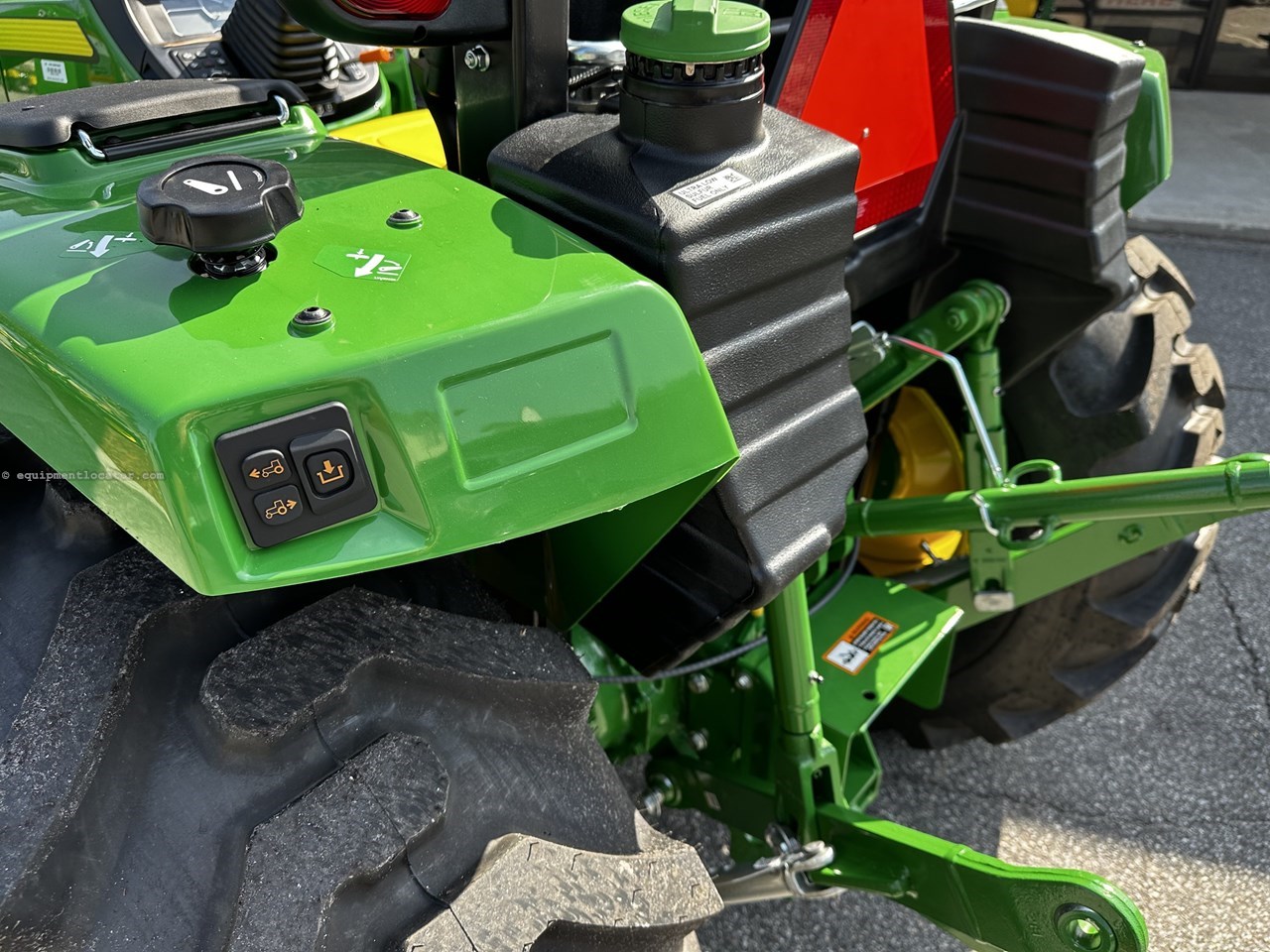 2025 John Deere 4052R Image 10