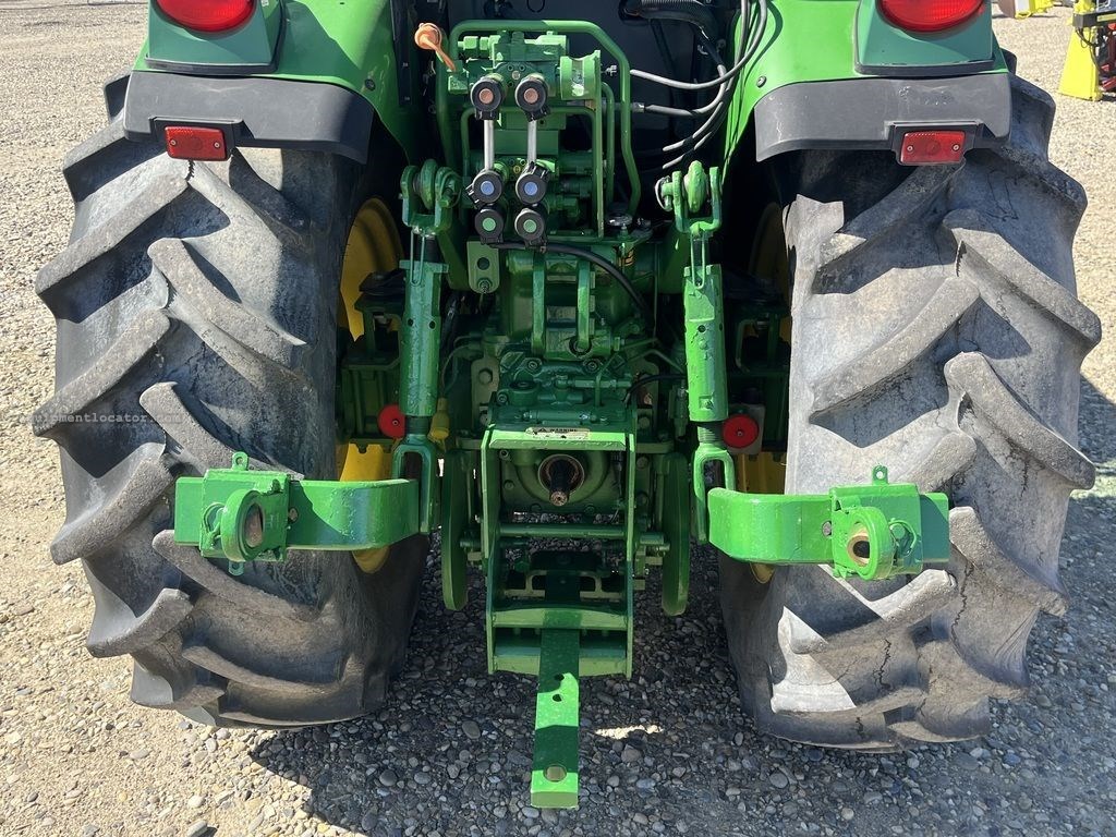 2017 John Deere 5090GN Image 4