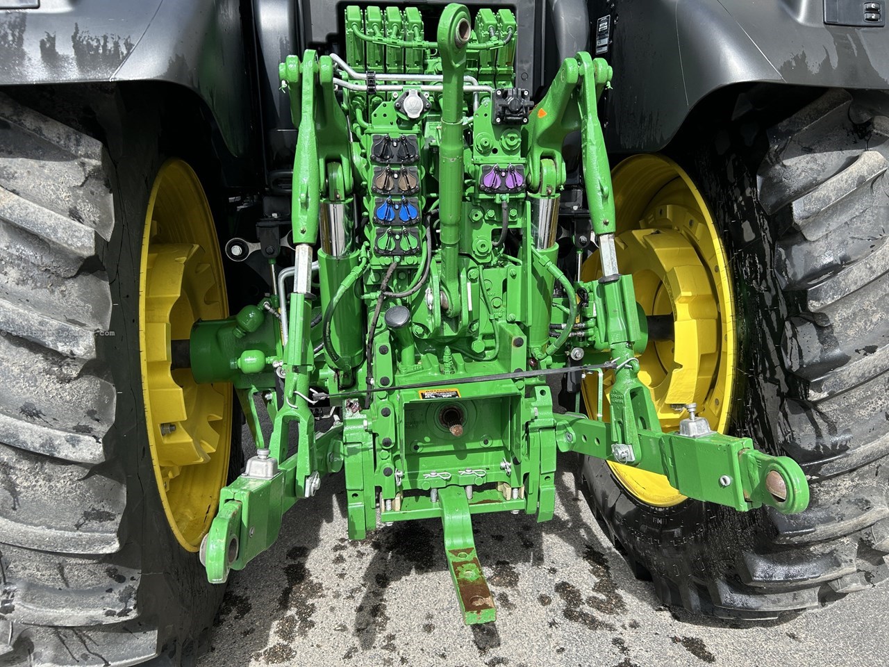 2023 John Deere 6R 165 Image 10