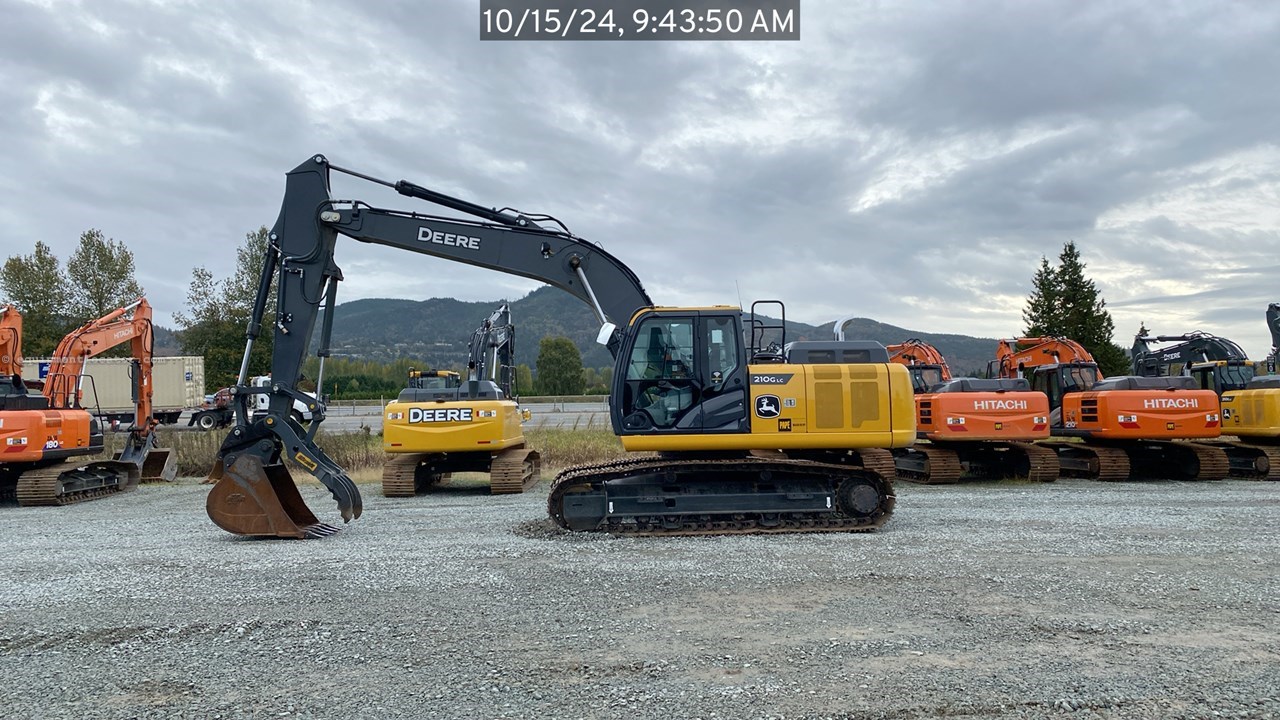 2022 John Deere 210GLC Image 2