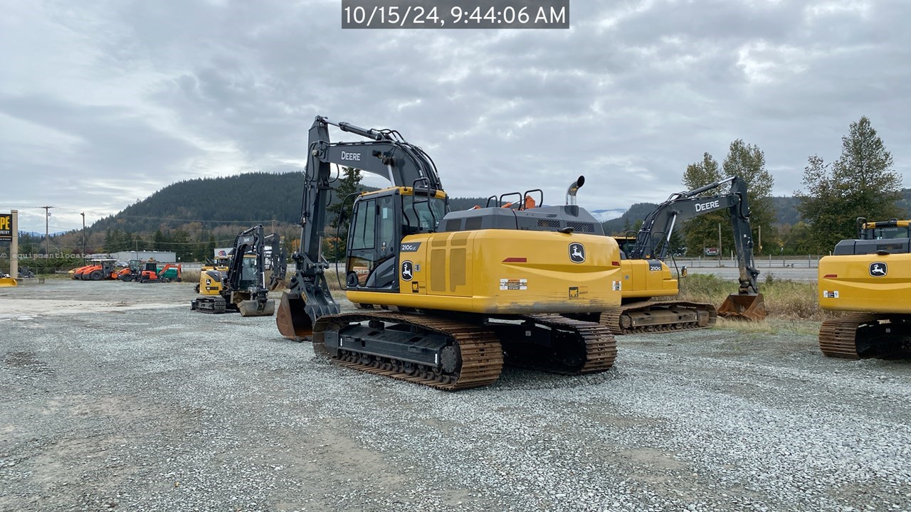 2022 John Deere 210GLC Image 3