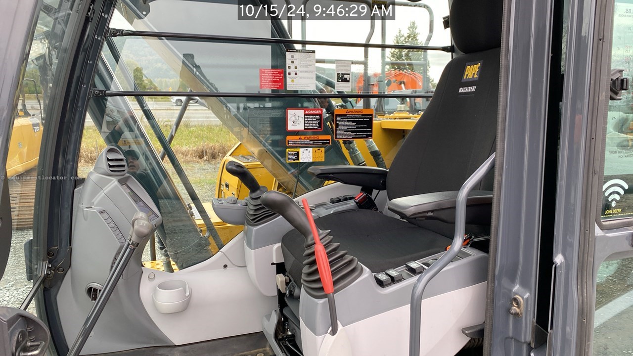 2022 John Deere 210GLC Image 11