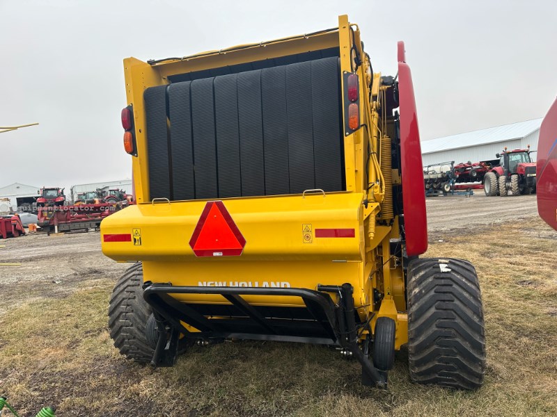 2024 New Holland RB560 Image 10