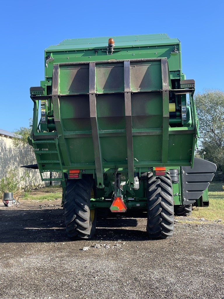 2018 John Deere CP690 Image 4