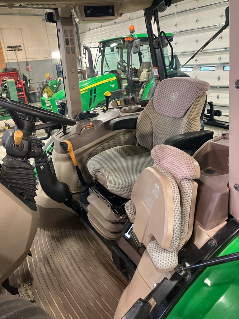 2021 John Deere 5100M Image 6