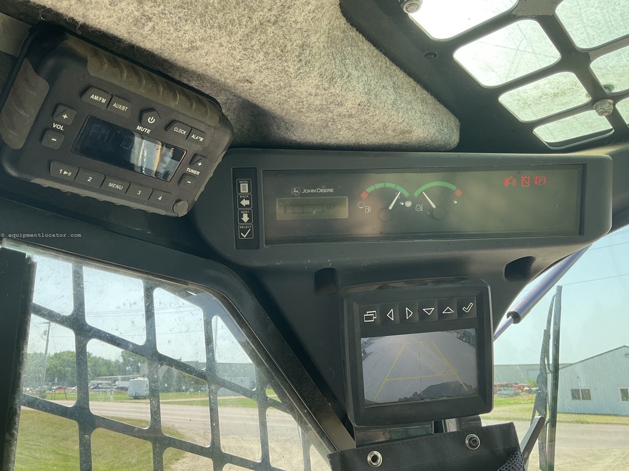 2017 John Deere 333G Image 10