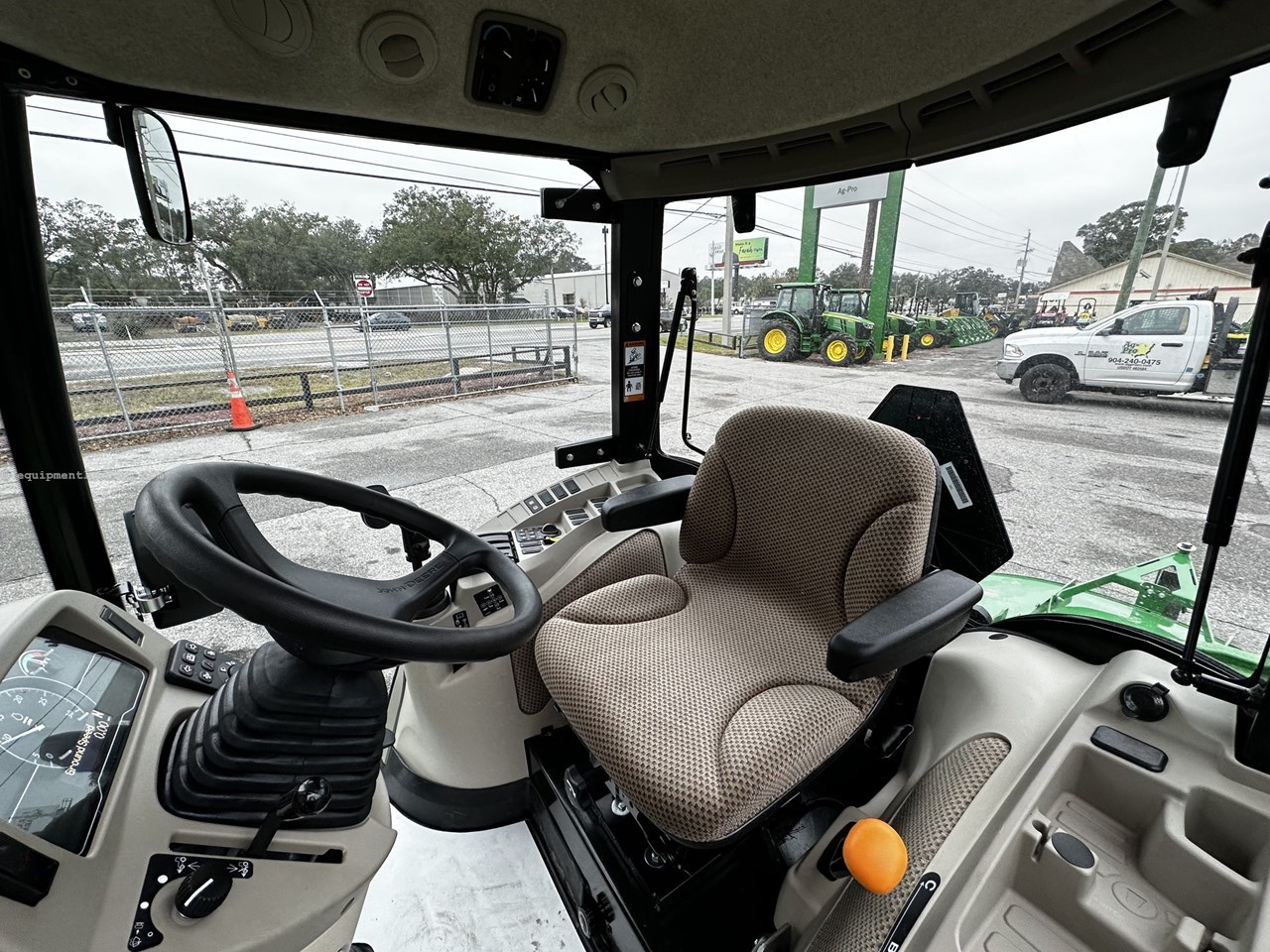 2025 John Deere 4044R Image 10