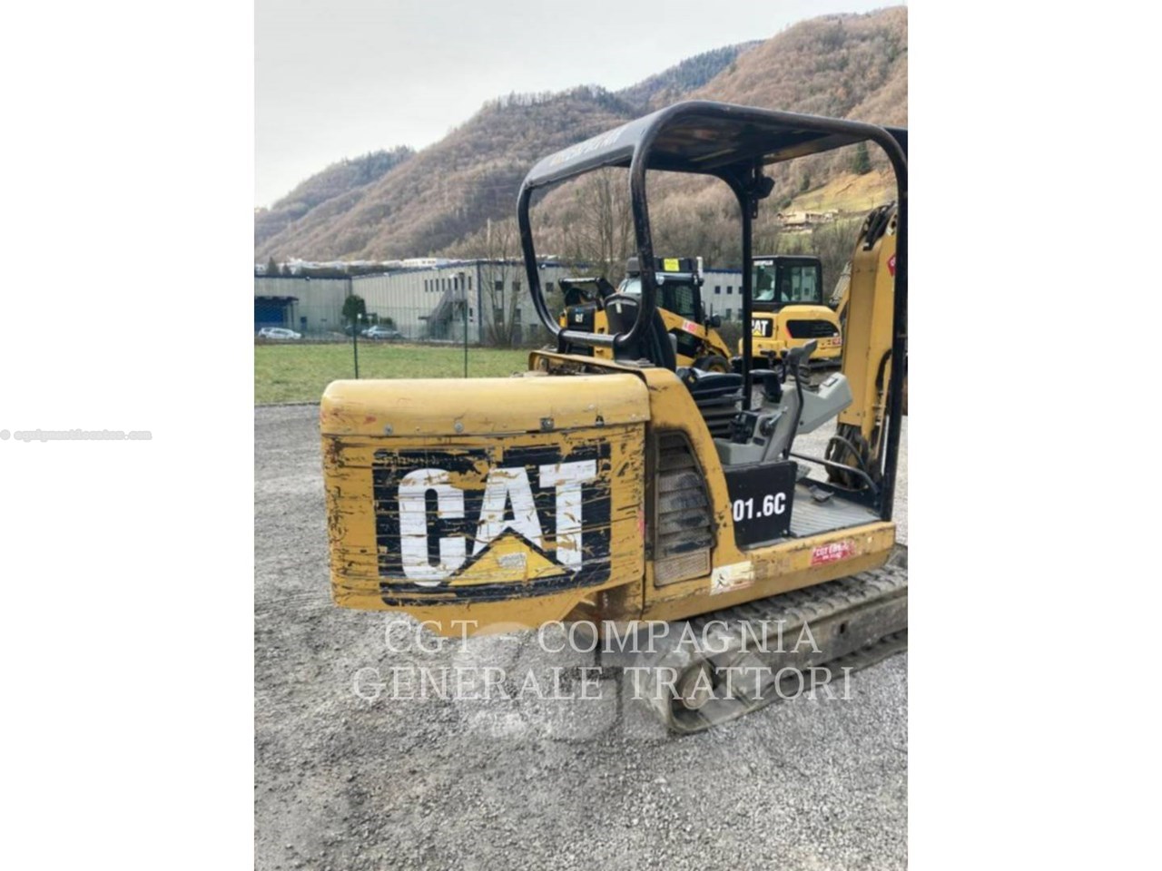 2010 Caterpillar 301.6C Image 7