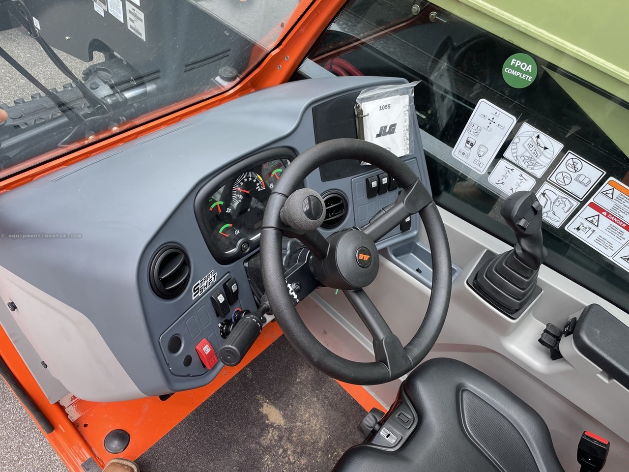 2025 JLG 1055 Image 10