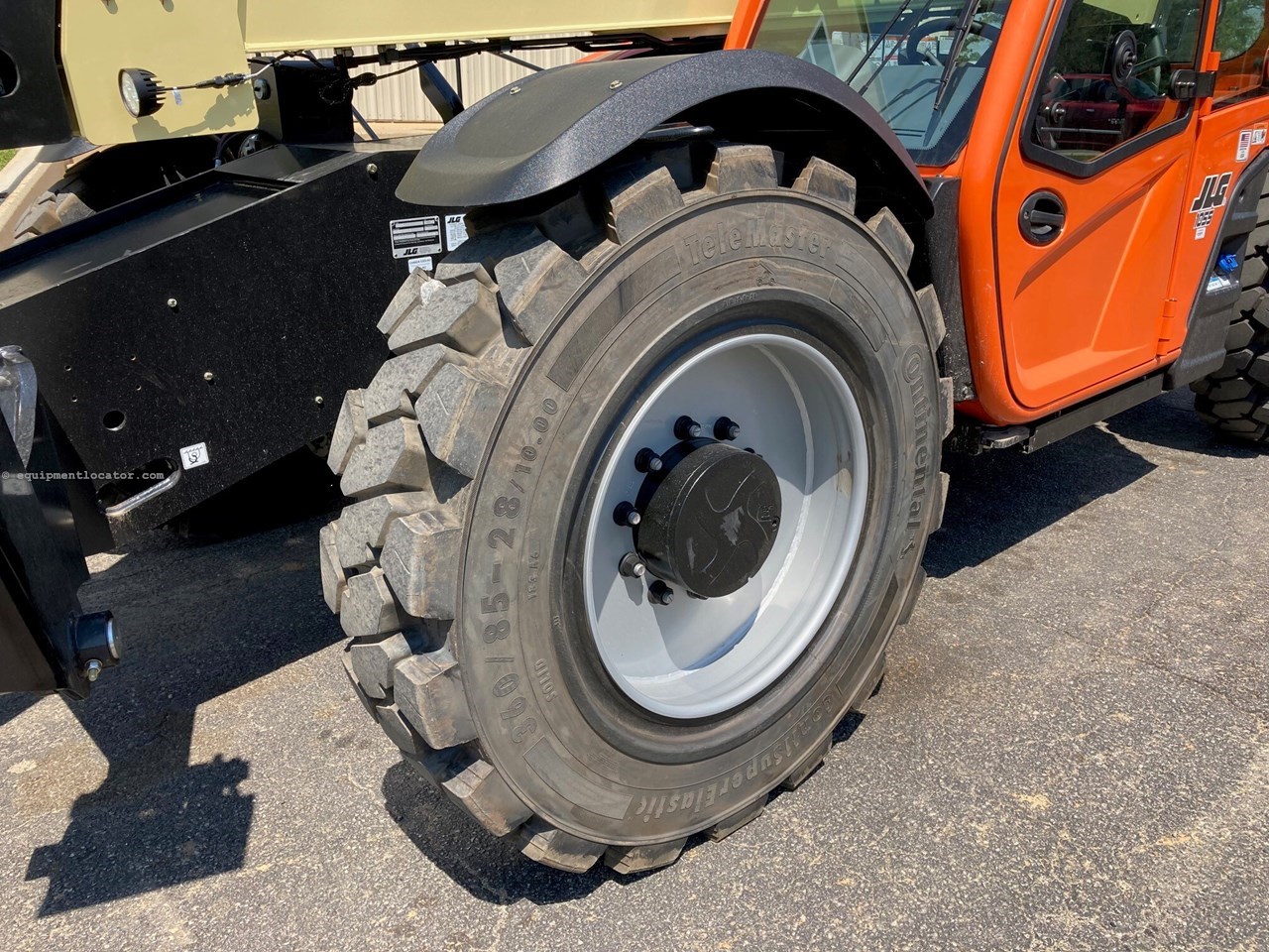 2025 JLG 1055 Image 2
