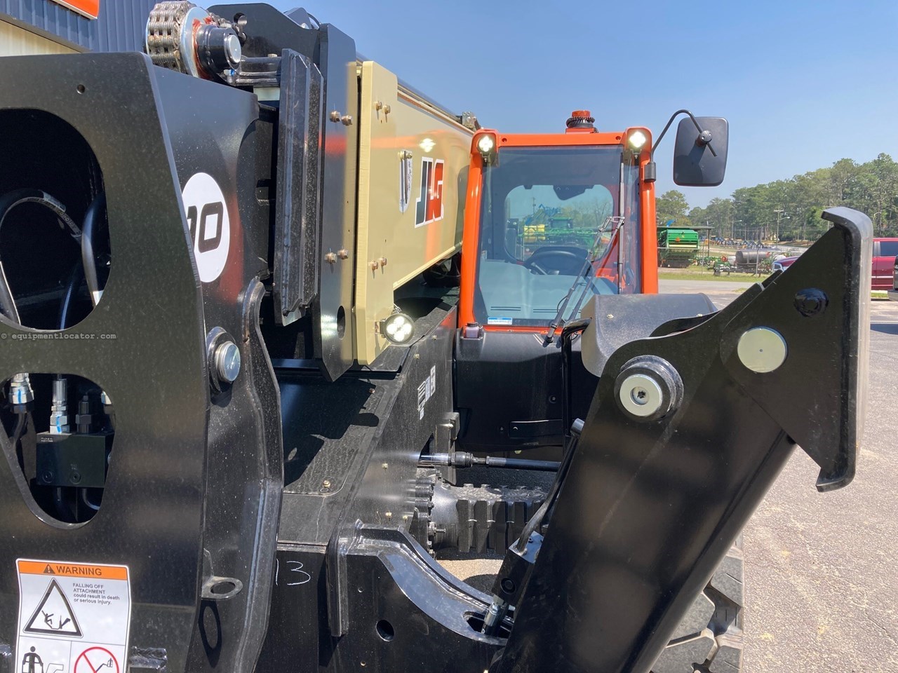 2025 JLG 1055 Image 7