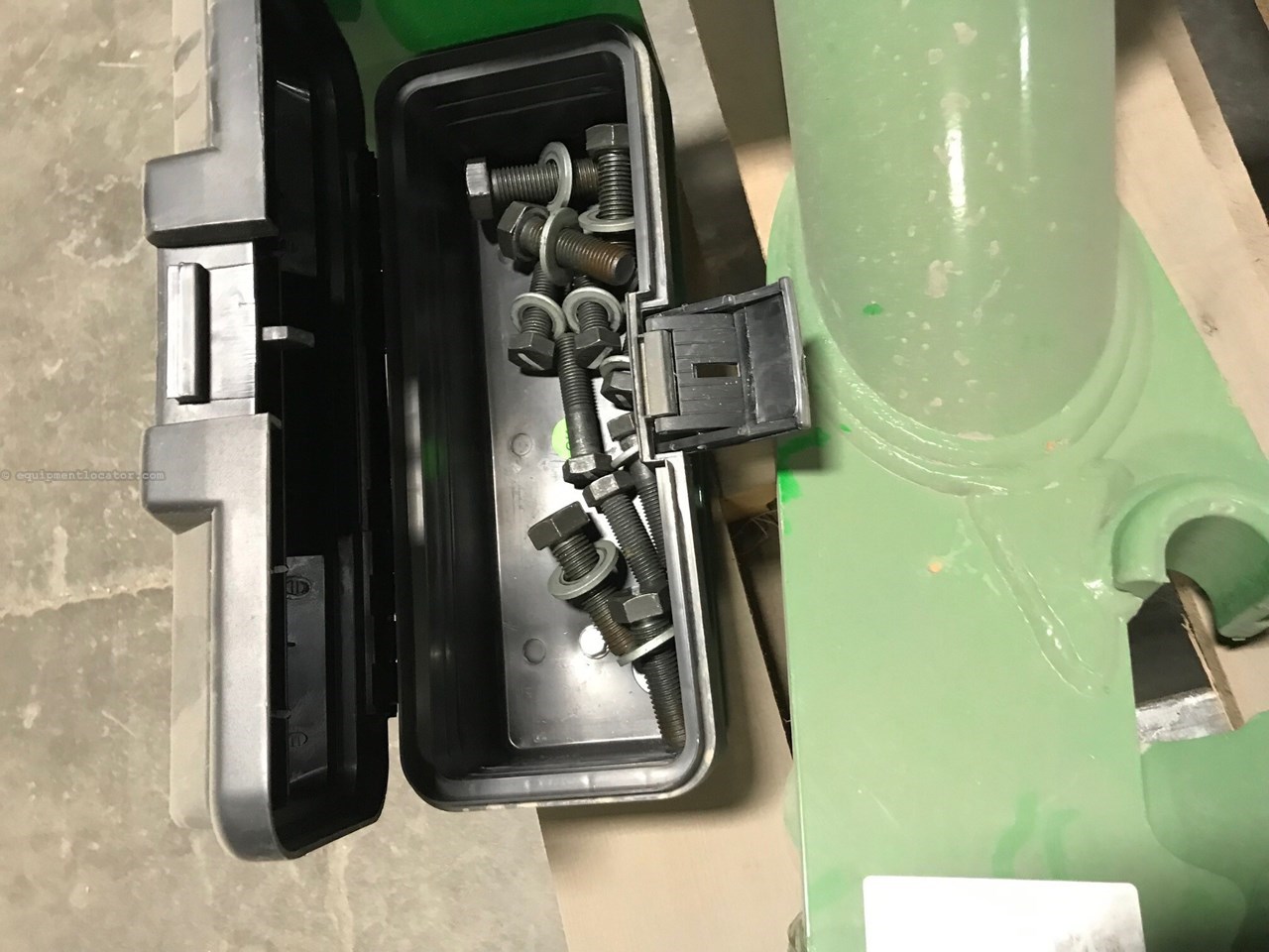 John Deere NEW BXX10103 LOADER MTG FRAME KIT Image 4