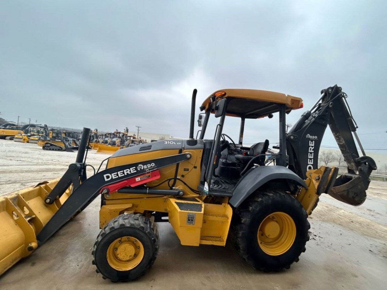 2021 John Deere 310LEP Image 10