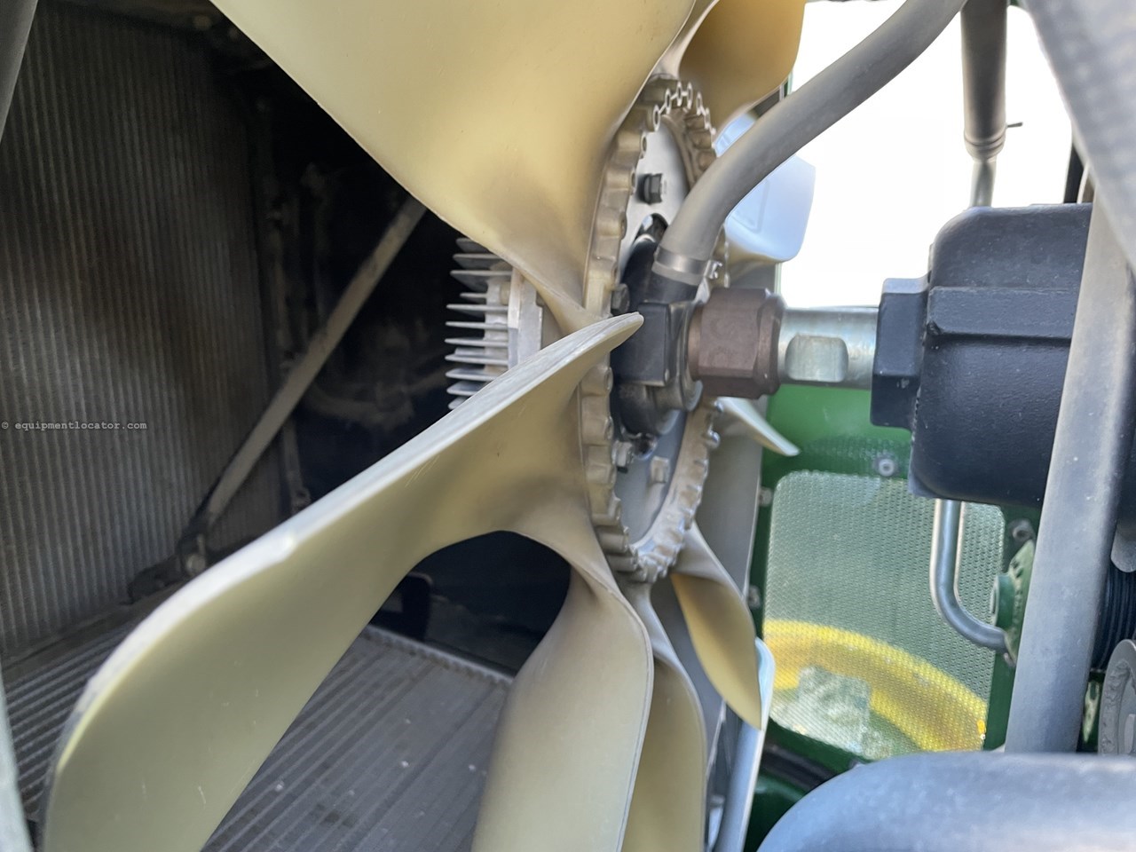 2016 John Deere 7230R Image 22