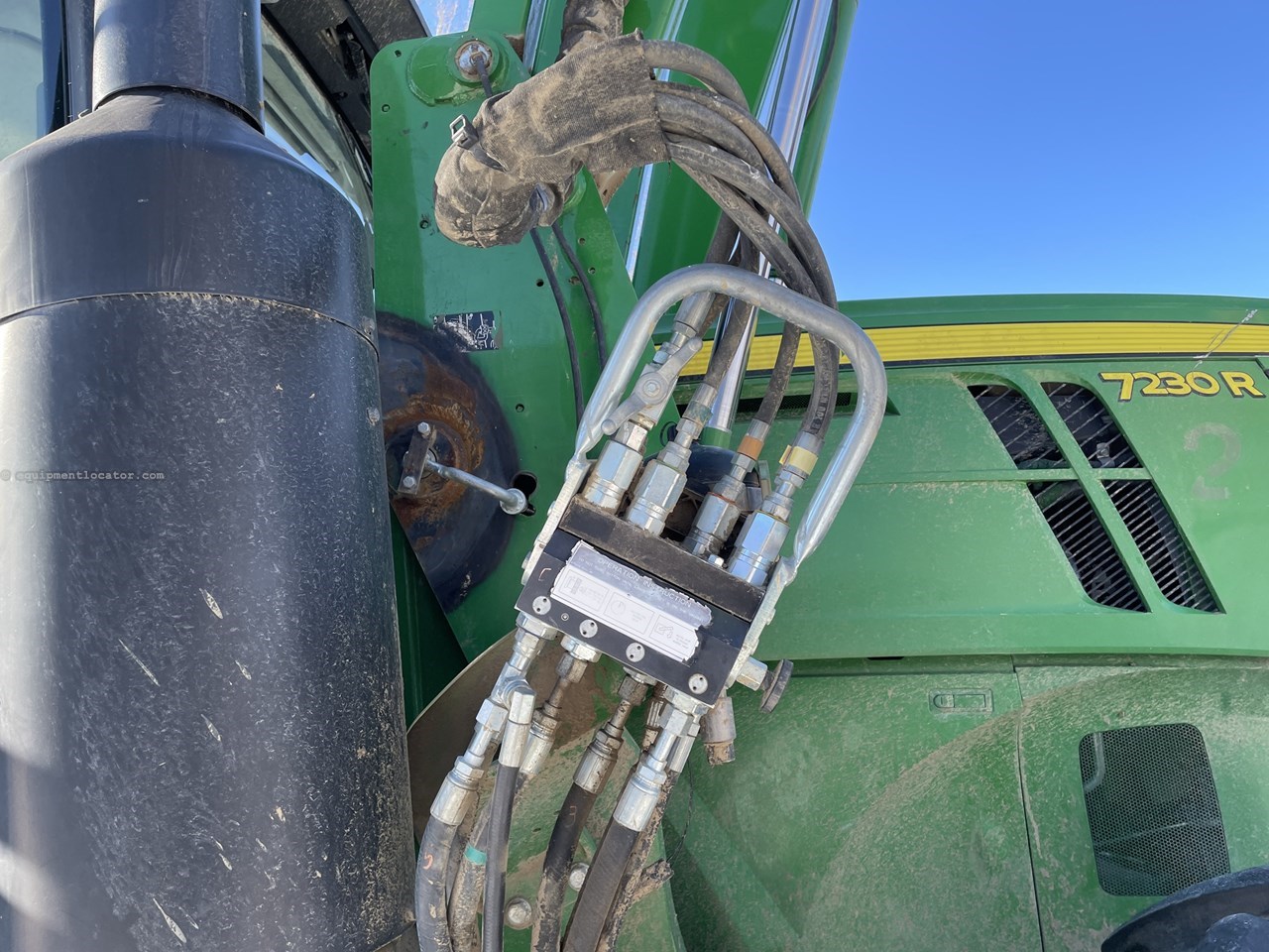 2016 John Deere 7230R Image 29