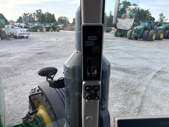 2015 John Deere 8245R Image 32