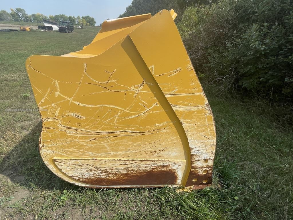 2022 John Deere 824L6.75P Image 4