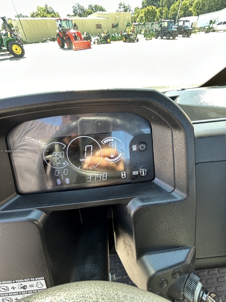 2023 John Deere XUV 835M Image 19